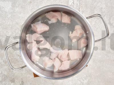 Vištienos krūtinėlės sriuba Žingsnis 1
