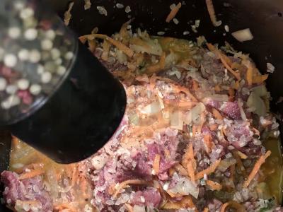 Plovas su jautiena lėtoje viryklėje Žingsnis 4