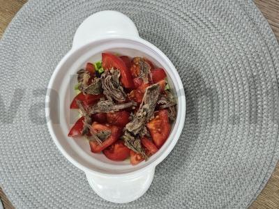 Salotas su traškia pekino kopūstu ir virta jautiena Žingsnis 3