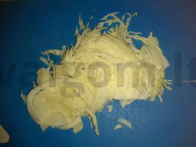 Šviežių kopūstų daržovių salotas Žingsnis 1