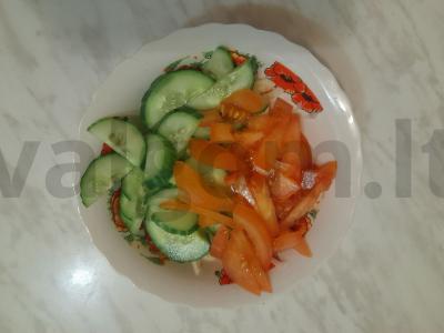 Šviežių kopūstų daržovių salotas Žingsnis 3