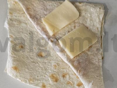 Lavašo vokas su sūriu ir bekonu Žingsnis 4