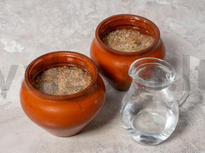 Perliniai kruopos su mėsa puode Žingsnis 4