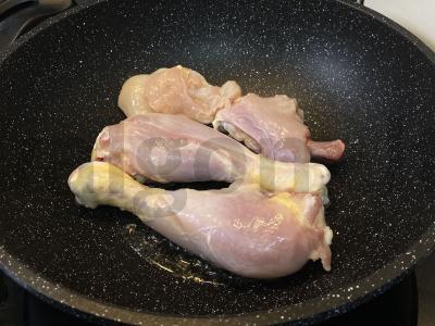 Bulvių troškinys su mėsa ir šviežiais žalumynais Žingsnis 2