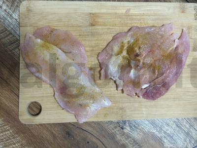 Vištienos šnicelis džiūvėsėliuose su prieskoniais Žingsnis 2