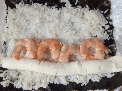 Rulonai su krevetėmis ir džiovintais pomidorais Žingsnis 2