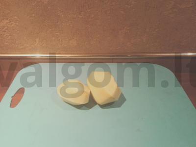 Kotletai, troškinti pomidorų sultyse Žingsnis 1