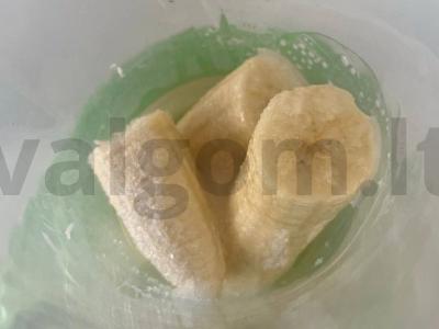 Šokoladinis bananų keksiukas orkaitėje Žingsnis 3