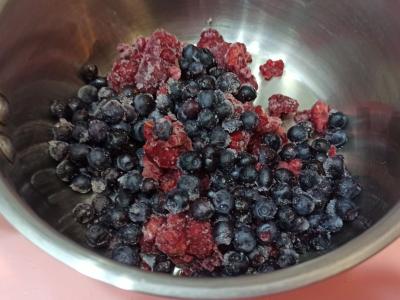 Mėlynių ir aviečių kisielius Žingsnis 1