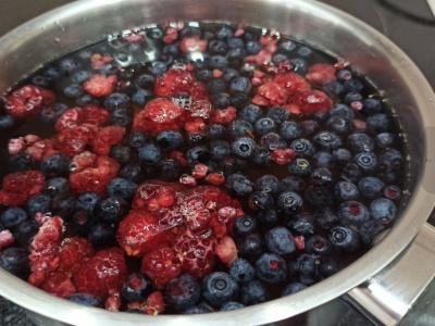 Mėlynių ir aviečių kisielius Žingsnis 3