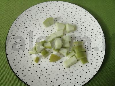 Vaisių salotos su konservuotais ananasais Žingsnis 2