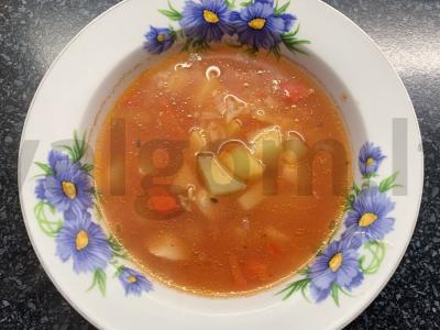 Pomidorų sriuba su ryžiais ir vištiena pagrindine nuotrauka