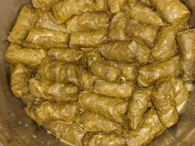 Dolma su naminiu faršu pagrindine nuotrauka