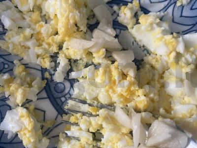 Aštrūs karbonaado ritinėliai su kiaušiniu Žingsnis 4