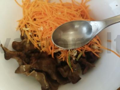 Korejiškai paruošti medžių grybai Žingsnis 5