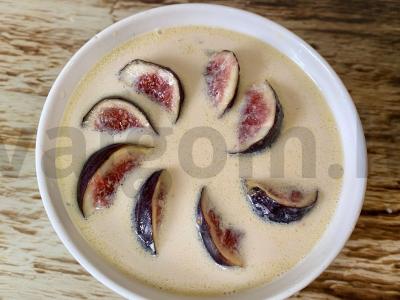 Ryžių košė su raugintu pienu ir figomis pagrindine nuotrauka