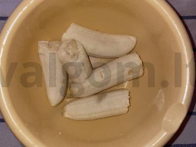 Bananų-migdolų blynai Žingsnis 1