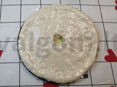 Osetinų pyragas su bulvėmis ir svogūnais Žingsnis 10