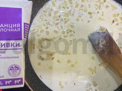 Midijos, keptos grietinėlės-česnako padaže po sūriu Žingsnis 3