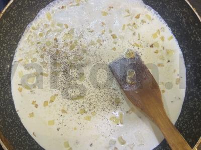 Midijos, keptos grietinėlės-česnako padaže po sūriu Žingsnis 4