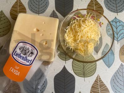 Vištienos kotletai su sūriu, suvynioti į šoninę Žingsnis 4