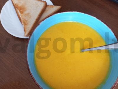 Moliūgų kreminė sriuba pagrindine nuotrauka