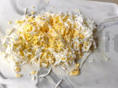 Įdaryti pomidorai su tunu ir kiaušiniu Žingsnis 1