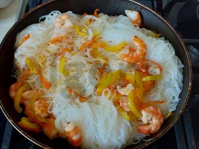 Funchosa su krevetėmis ir daržovėmis Žingsnis 4