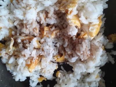 Ryžiai su kiaušiniu azijietišku stiliumi Žingsnis 4