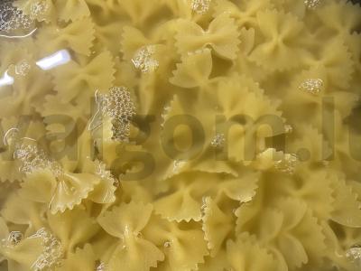 Farfalle makaronai su kiauliena ir grietinėlės-sūrio padažu Žingsnis 2