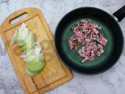 Kiauliena pagal Kurzemę su česnakine žole Žingsnis 2