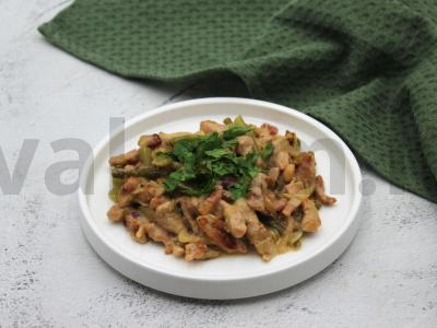 Kiauliena pagal Kurzemę su česnakine žole pagrindine nuotrauka