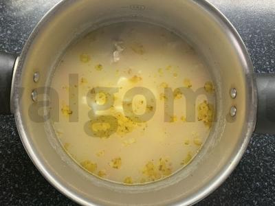 Sriuba-pyragas su kiauliena, perliniu miežiu ir lydytu sūriu Žingsnis 8