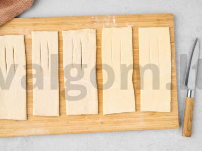 Šalti vyniotiniai su vyšniomis iš šaldytų uogų Žingsnis 2