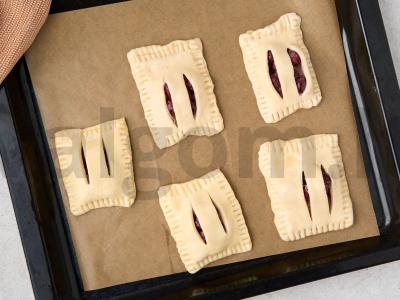 Šalti vyniotiniai su vyšniomis iš šaldytų uogų Žingsnis 4