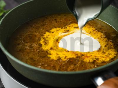 Kotletai pomidorų-grietinėlės padaže Žingsnis 3