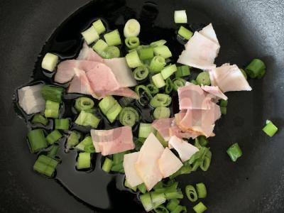 Perlinių kruopų ir sorų košė su Himalajų druska ir šonine. Žingsnis 3