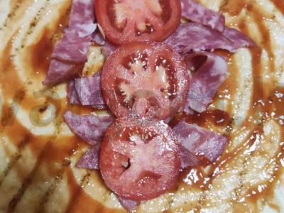 Vyniotinis su dešra, pomidoru ir sūriu Žingsnis 1