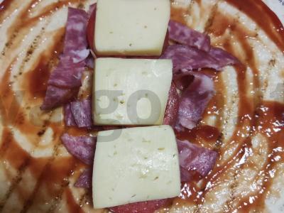 Vyniotinis su dešra, pomidoru ir sūriu Žingsnis 2