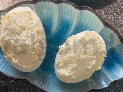 Įdaryti kiaušiniai su sūriu ir ikrais Žingsnis 4