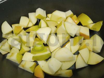 Anties šlaunelės su obuoliu, apelsinu ir džiovintais vaisiais Žingsnis 1