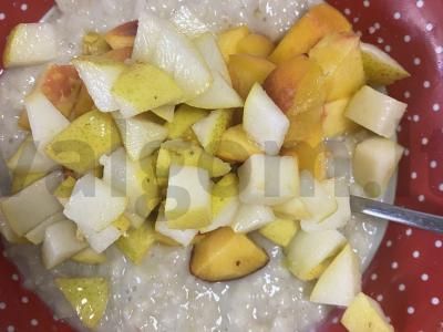 Avižinė košė su pienu, persikais ir kriaušėmis Žingsnis 6