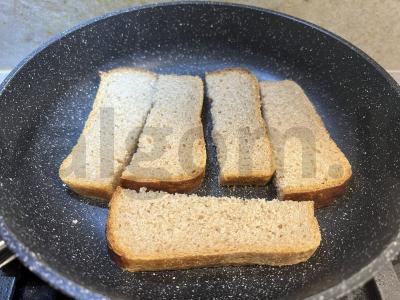 Sumuštiniai su šprotų ir marinuotų agurkų Žingsnis 2