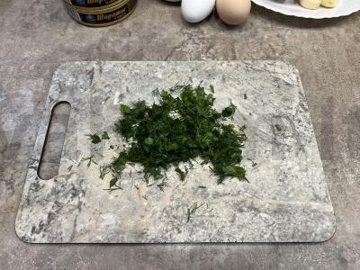 Sumuštiniai su šprotų ir marinuotų agurkų Žingsnis 4