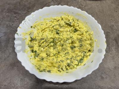 Sumuštiniai su šprotų ir marinuotų agurkų Žingsnis 7