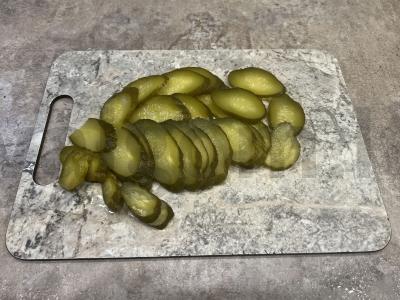 Sumuštiniai su šprotų ir marinuotų agurkų Žingsnis 8