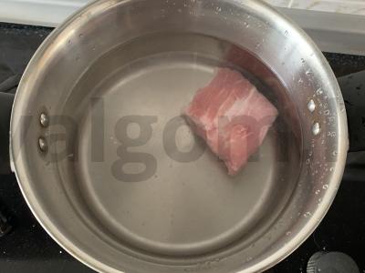 Sriuba su kiaulienos šonkauliais ir grikių koše pietums Žingsnis 1