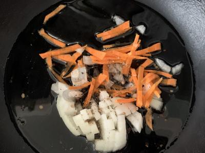 Sriuba su kiaulienos šonkauliais ir grikių koše pietums Žingsnis 3