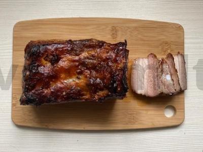 Marinuota kiaulienos krūtinėlė, kepta orkaitėje pagrindine nuotrauka