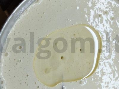 Dviejų spalvų blynai su pienu ir vandeniu Žingsnis 8